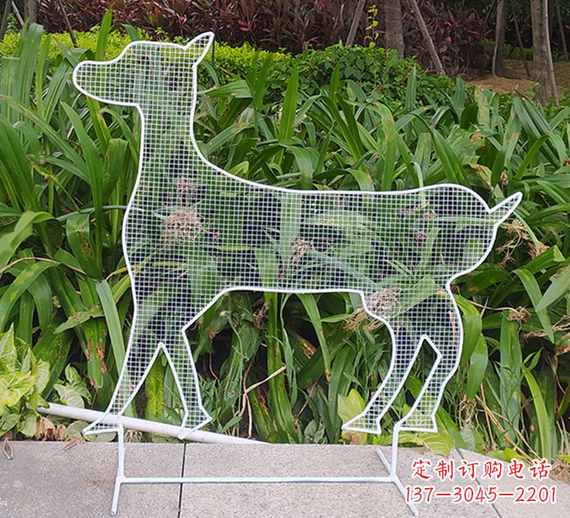 天津街道创意不锈钢镂空摆件鹿雕塑
