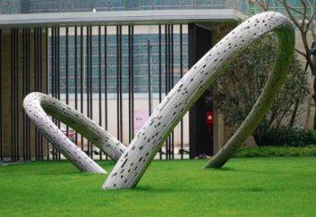 天津景观雕塑-酒店草坪创意不锈钢圆环景观雕塑